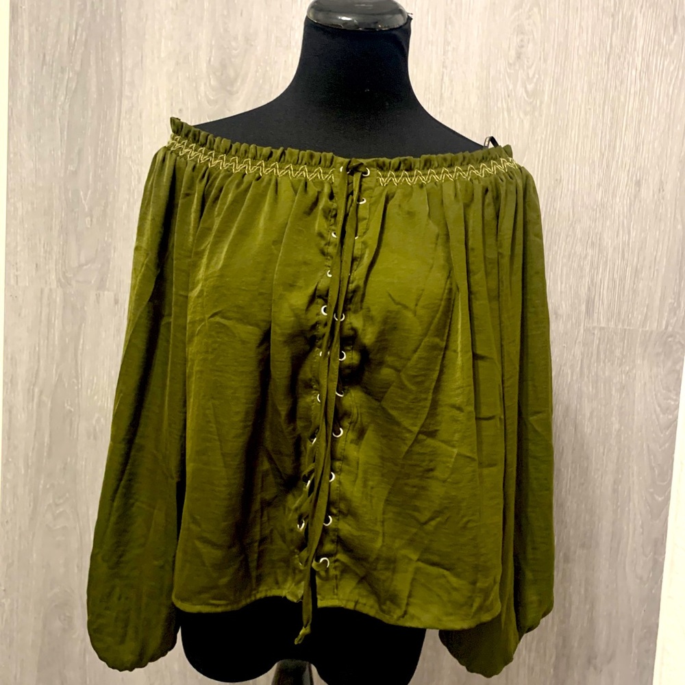 Forever 21 off the shoulder blouse